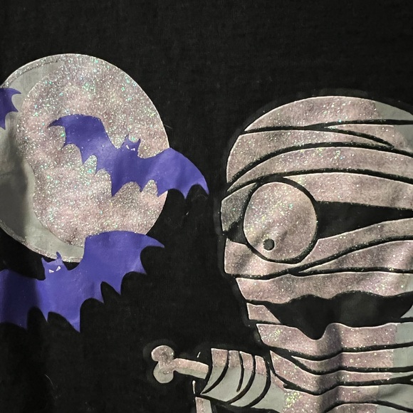 Adorable Halloween tshirt - Picture 2 of 4